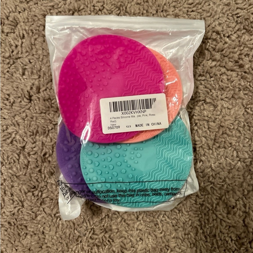 NWT Makeup Brush Cleaning Mats (4 Pack)